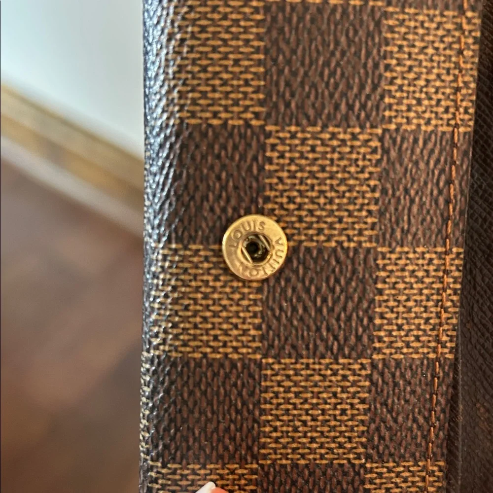 Louis Vuitton Checkered Key Holder with Gold Accent - Picture 13 of 15